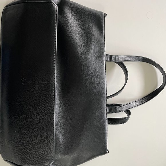 Matt and Nat Black Vegan Tote - Picture 2 of 3